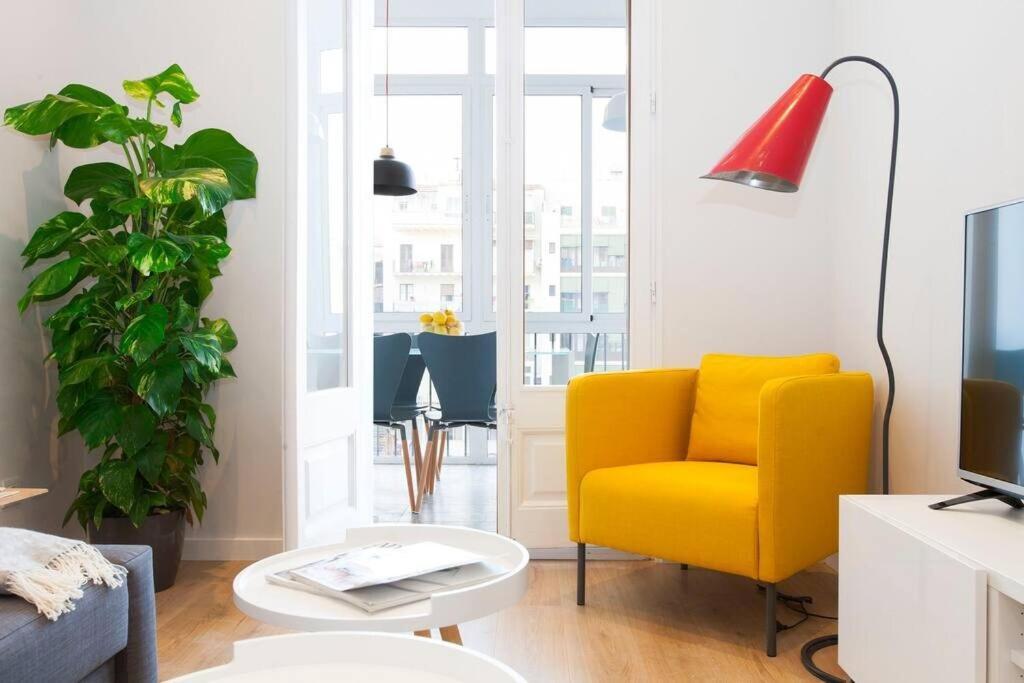 Perfectly Located 4Bed 4Bath Apartment In Barcelona 3 1 Dış mekan fotoğraf