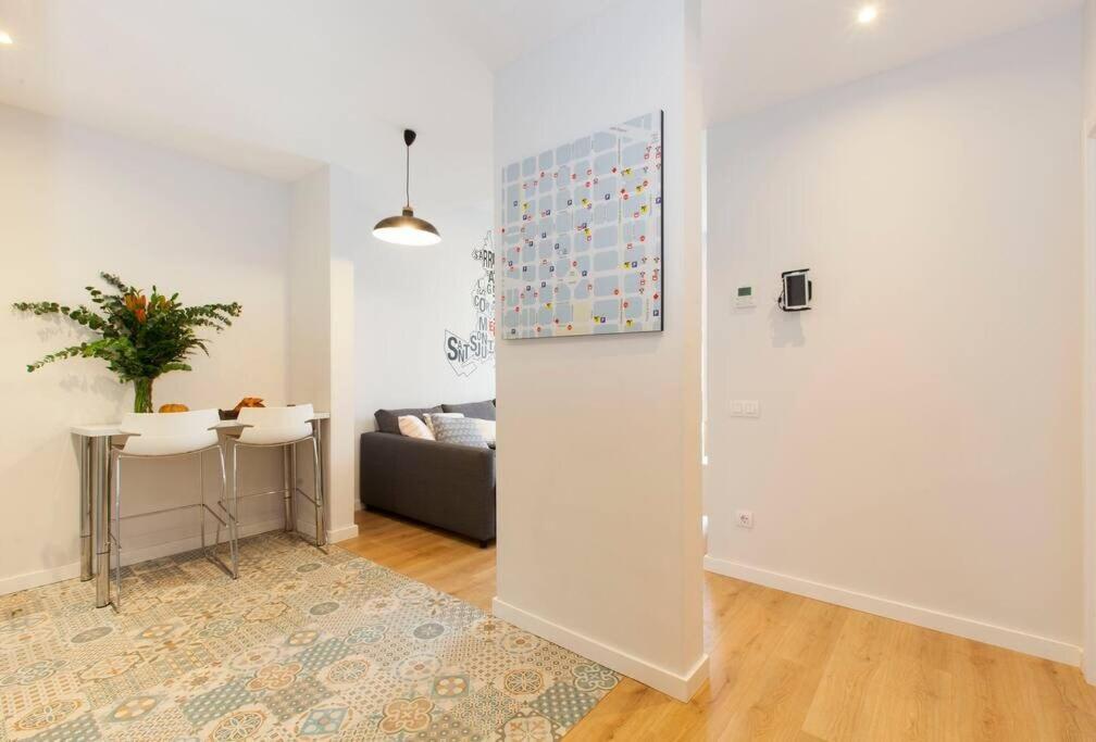 Perfectly Located 4Bed 4Bath Apartment In Barcelona 3 1 Dış mekan fotoğraf